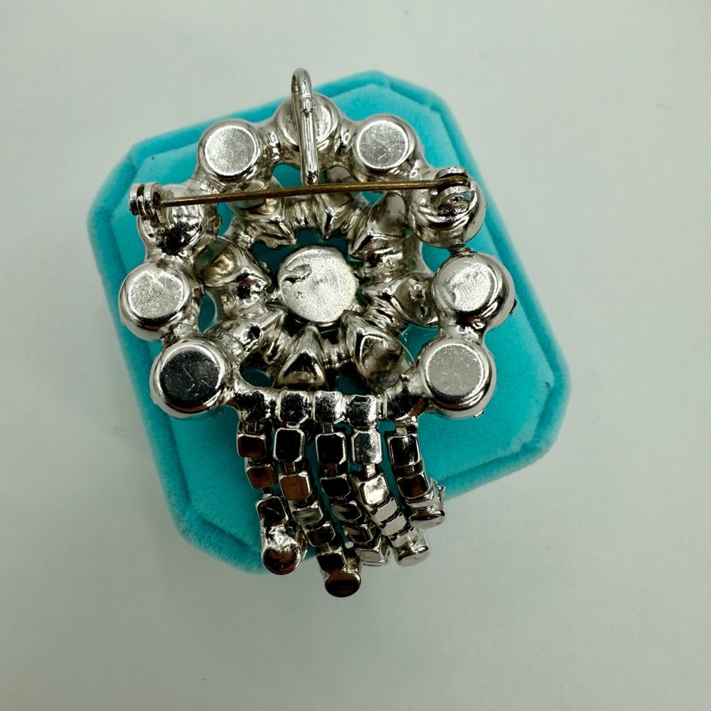 Vintage Layered Rhinestone Flower Brooch & Pendant with Dangles –Silver Tone EUC - Picture 14 of 17